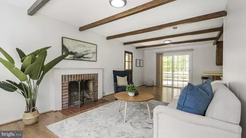 Living - 6909 Sydenstricker Rd, Springfield, VA 22152 photo 7 of 8
