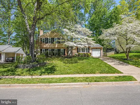 6005 Carrindale Ct, Burke, VA 22015