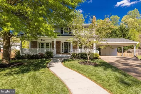 1707 Pebble Beach Dr, Vienna, VA 22182