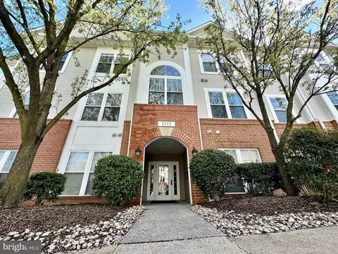 1515 N Point Dr #201, Reston, VA 20194