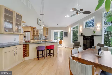 Kitchen - 7112 Wesley Rd, Springfield, VA 22150 photo 5 of 6
