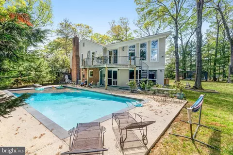 Exterior - 7112 Wesley Rd, Springfield, VA 22150 photo 2 of 7