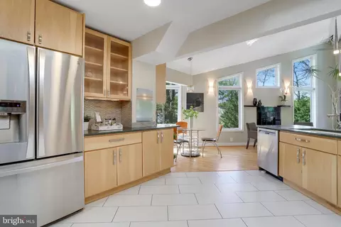Kitchen - 7112 Wesley Rd, Springfield, VA 22150 photo 3 of 6