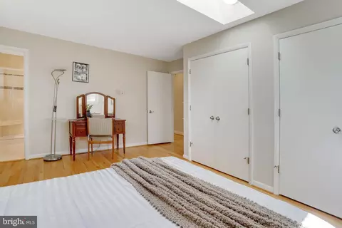 Bedroom - 7112 Wesley Rd, Springfield, VA 22150 photo 3 of 5