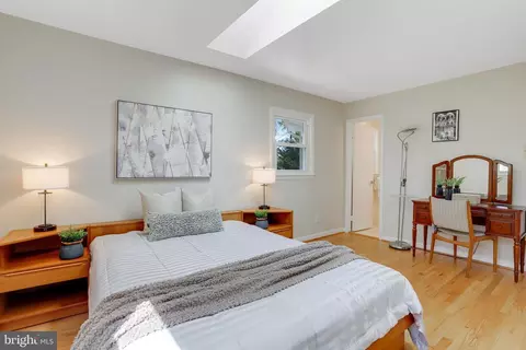 Bedroom - 7112 Wesley Rd, Springfield, VA 22150 photo 2 of 5