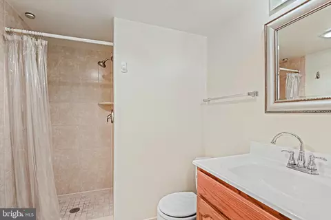 Bath - 7720 Tremayne Pl #310, Mclean, VA 22102 photo 3 of 4