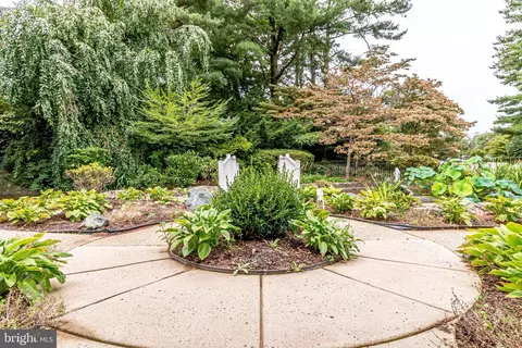 Exterior - 7720 Tremayne Pl #310, Mclean, VA 22102 photo 9 of 17