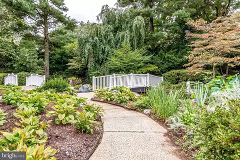 Exterior - 7720 Tremayne Pl #310, Mclean, VA 22102 photo 13 of 17
