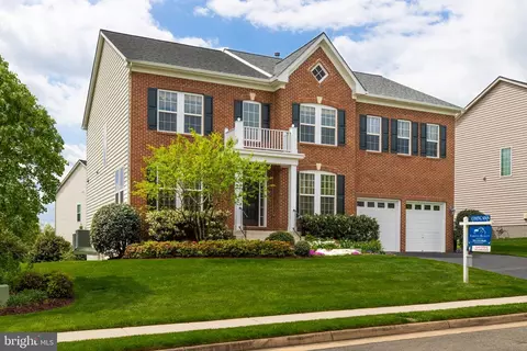 Exterior - 7507 Red Hill Dr, Springfield, VA 22153 photo 2 of 2