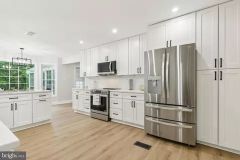 Entry Way - 2600 Mountain Laurel Pl, Reston, VA 20191 photo 2 of 3