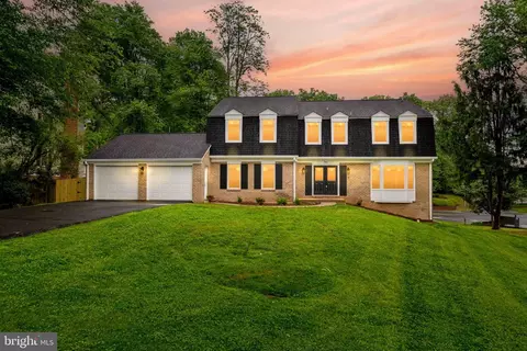 Exterior - 2600 Mountain Laurel Pl, Reston, VA 20191 photo 2 of 6