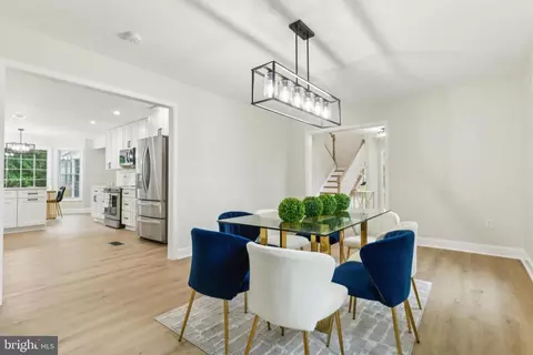 Dining - 2600 Mountain Laurel Pl, Reston, VA 20191 photo 2 of 3
