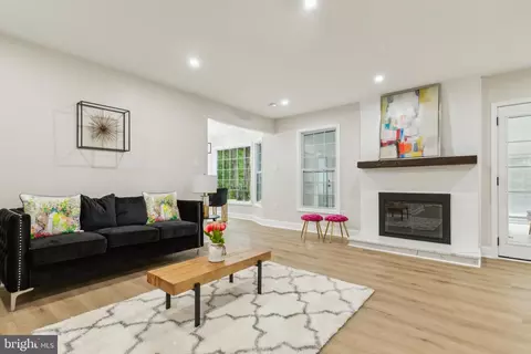Living - 2600 Mountain Laurel Pl, Reston, VA 20191 photo 2 of 4