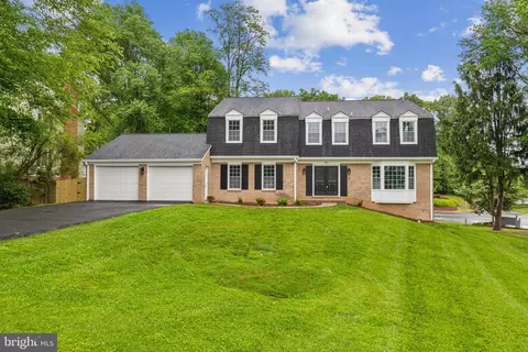 2600 Mountain Laurel Pl, Reston, VA 20191