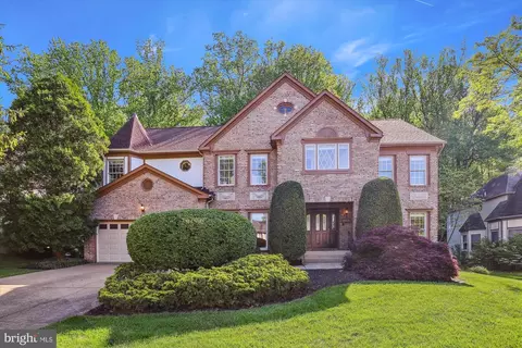 5361 Anvil Ct, Fairfax, VA 22030