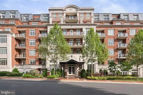 6900 Fleetwood Rd #315, Mclean, VA 22101