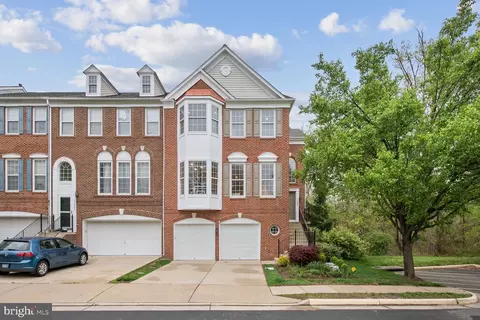 13002 Rose Petal Cir, Herndon, VA 20171