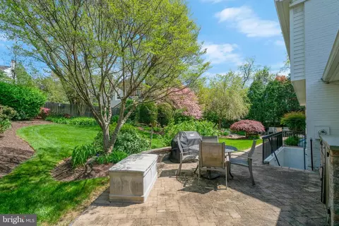 Exterior - 8008 Falstaff Rd, Mclean, VA 22102 photo 21 of 33