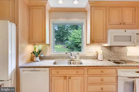 Kitchen - 8008 Falstaff Rd, Mclean, VA 22102 photo 4 of 4