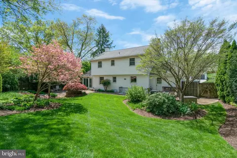 Exterior - 8008 Falstaff Rd, Mclean, VA 22102 photo 18 of 33