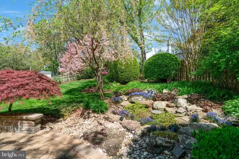 Exterior - 8008 Falstaff Rd, Mclean, VA 22102 photo 22 of 33