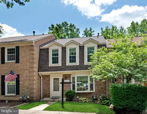8017 Bethelen Woods Ln, Springfield, VA 22153