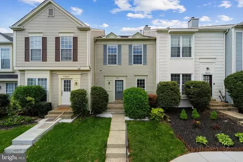 13617 Kristin Pl, Herndon, VA 20171