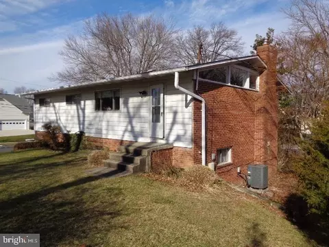 6809 Old Chesterbrook Rd, Mclean, VA 22101 photo 13