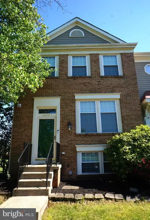 13337 Burkitts Rd, Fairfax, VA 22033