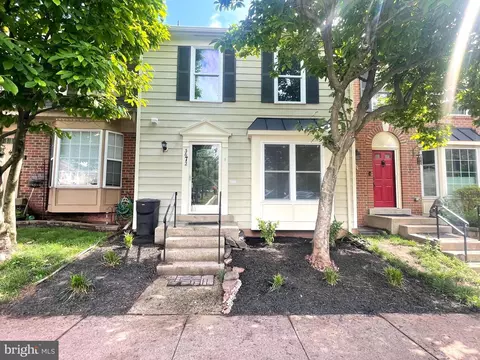 5672 Chapel Run Ct, Centreville, VA 20120
