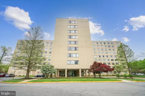 6641 Wakefield Dr #720, Alexandria, VA 22307