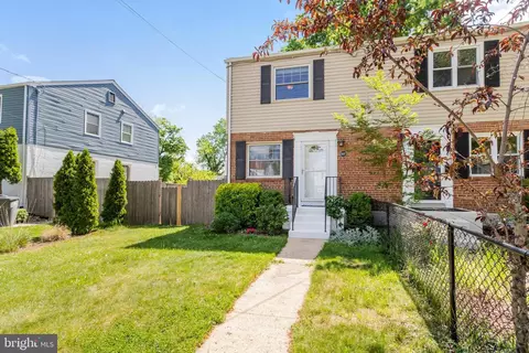 5647 Fenwick Dr, Alexandria, VA 22303