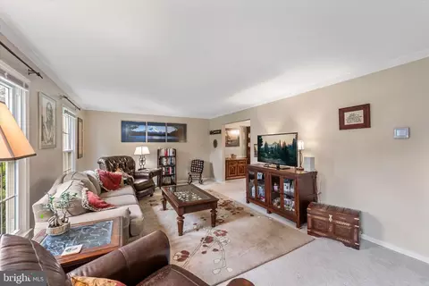 Living - 9521 Retriever Rd, Burke, VA 22015 photo 2 of 2