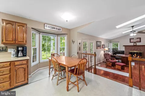 Dining - 9521 Retriever Rd, Burke, VA 22015 photo 3 of 3