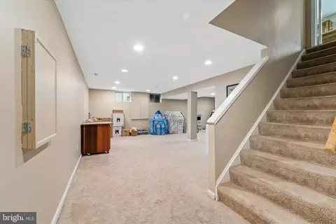 Entry Way - 9521 Retriever Rd, Burke, VA 22015 photo 5 of 6