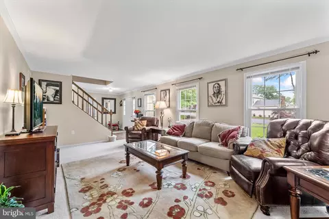 Living - 9521 Retriever Rd, Burke, VA 22015 photo 1 of 2
