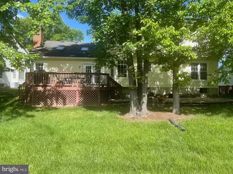 Exterior - 9521 Retriever Rd, Burke, VA 22015 photo 8 of 8