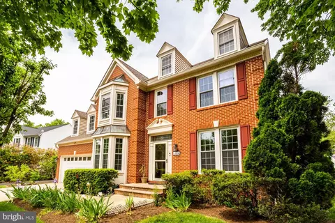 1524 Summerset Pl, Herndon, VA 20170
