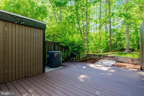 Exterior - 2150 Cartwright Pl, Reston, VA 20191 photo 7 of 21