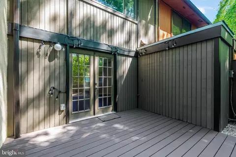 Exterior - 2150 Cartwright Pl, Reston, VA 20191 photo 12 of 21