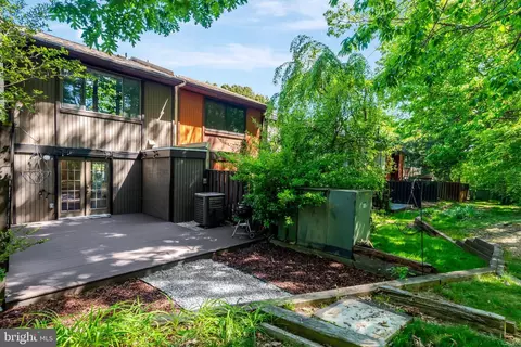 Exterior - 2150 Cartwright Pl, Reston, VA 20191 photo 9 of 21