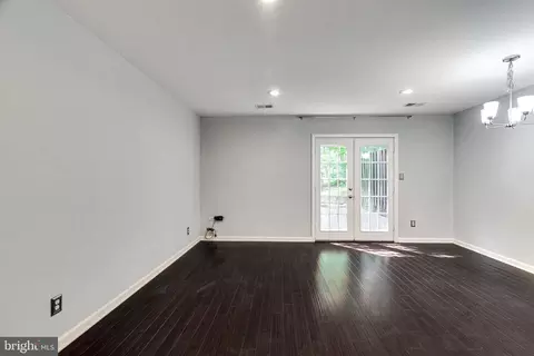 Living - 2150 Cartwright Pl, Reston, VA 20191 photo 2 of 4