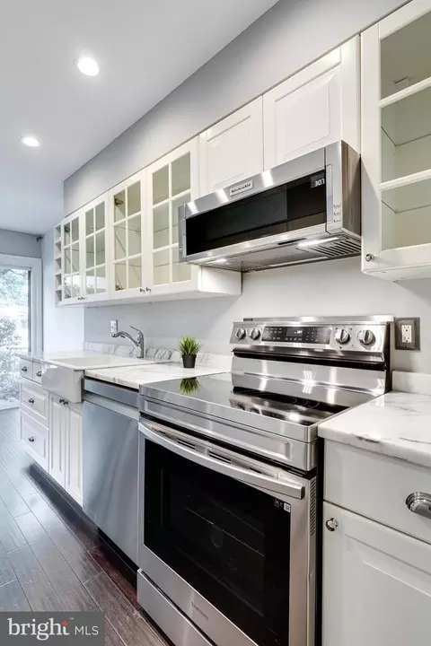 Kitchen - 2150 Cartwright Pl, Reston, VA 20191 photo 3 of 4