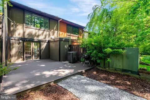 Exterior - 2150 Cartwright Pl, Reston, VA 20191 photo 11 of 21