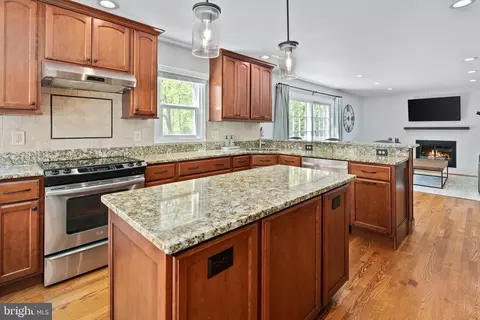 Kitchen - 11903 Blue Spruce Rd, Reston, VA 20191 photo 5 of 5