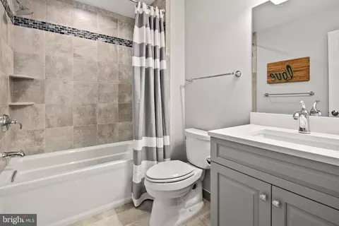Bath - 11903 Blue Spruce Rd, Reston, VA 20191 photo 4 of 5