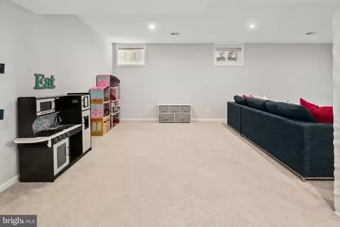 Living - 11903 Blue Spruce Rd, Reston, VA 20191 photo 10 of 11