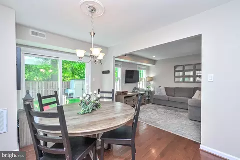 5310 Danbury Forest Dr, Springfield, VA 22151 photo 8
