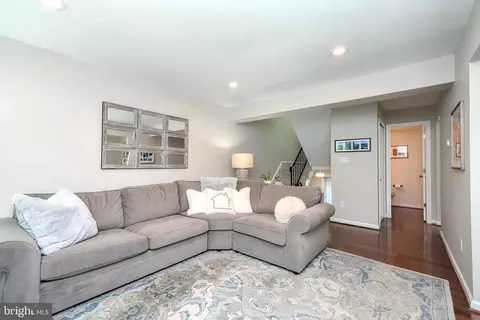 5310 Danbury Forest Dr, Springfield, VA 22151 photo 4