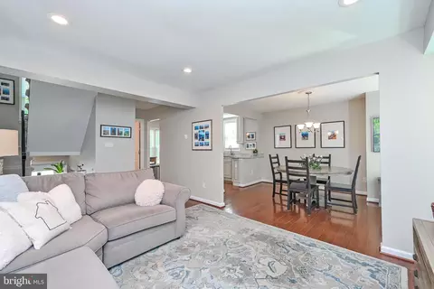 5310 Danbury Forest Dr, Springfield, VA 22151 photo 5